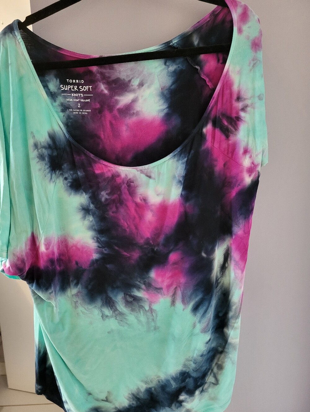 Tshirt Off The Shoulder.